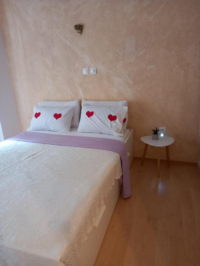 Tiny Treasure Apartment أثينا المظهر الخارجي الصورة
