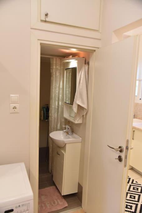 Tiny Treasure Apartment أثينا المظهر الخارجي الصورة